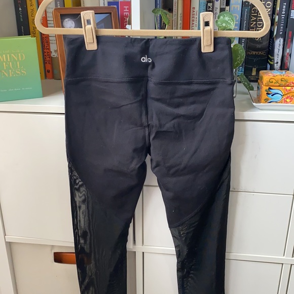 Alo Women’s Leggings - Picture 2 of 5